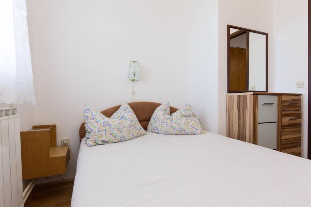Apartment With Terace And Sea View Marica Krk Town Exteriér fotografie